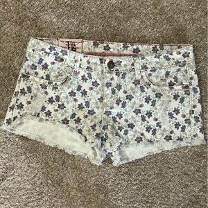 1st kiss floral shorts size 9 kc